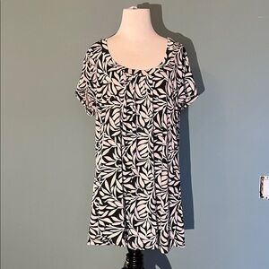 Elegant Black and White Leaf Print Blouse